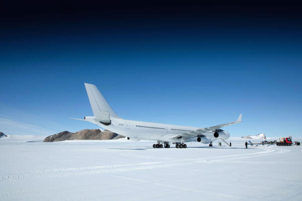 Pierwsze lądowanie Airbusa A340 na Antarktydzie!